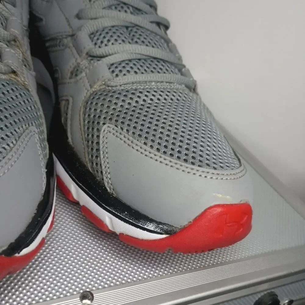 Under Armour Strive 6 Mens 11 Grey Red 1274408 Training Athletic Gym Sneakers